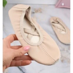 Ballerines En Cuir Pour Fille Pour Danser Avec Des élastiques Beiges Nazo NB02