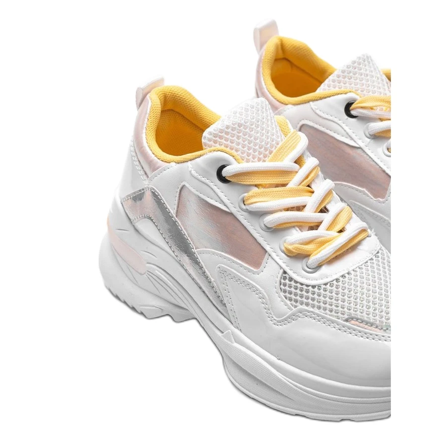 Baskets Blanches Avec Empiècements Holographiques Karlie Rose – Image 3