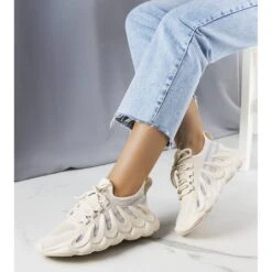 BM Baskets Beiges Sur Une Semelle Beth Tendance