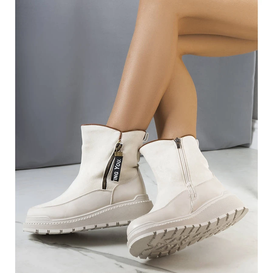 BM Bottes Isolées Beiges Sur La Plateforme Niklas – Image 2