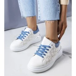 BM Chaussures Blanches Et Bleues Ornées De Perforations D'Erin