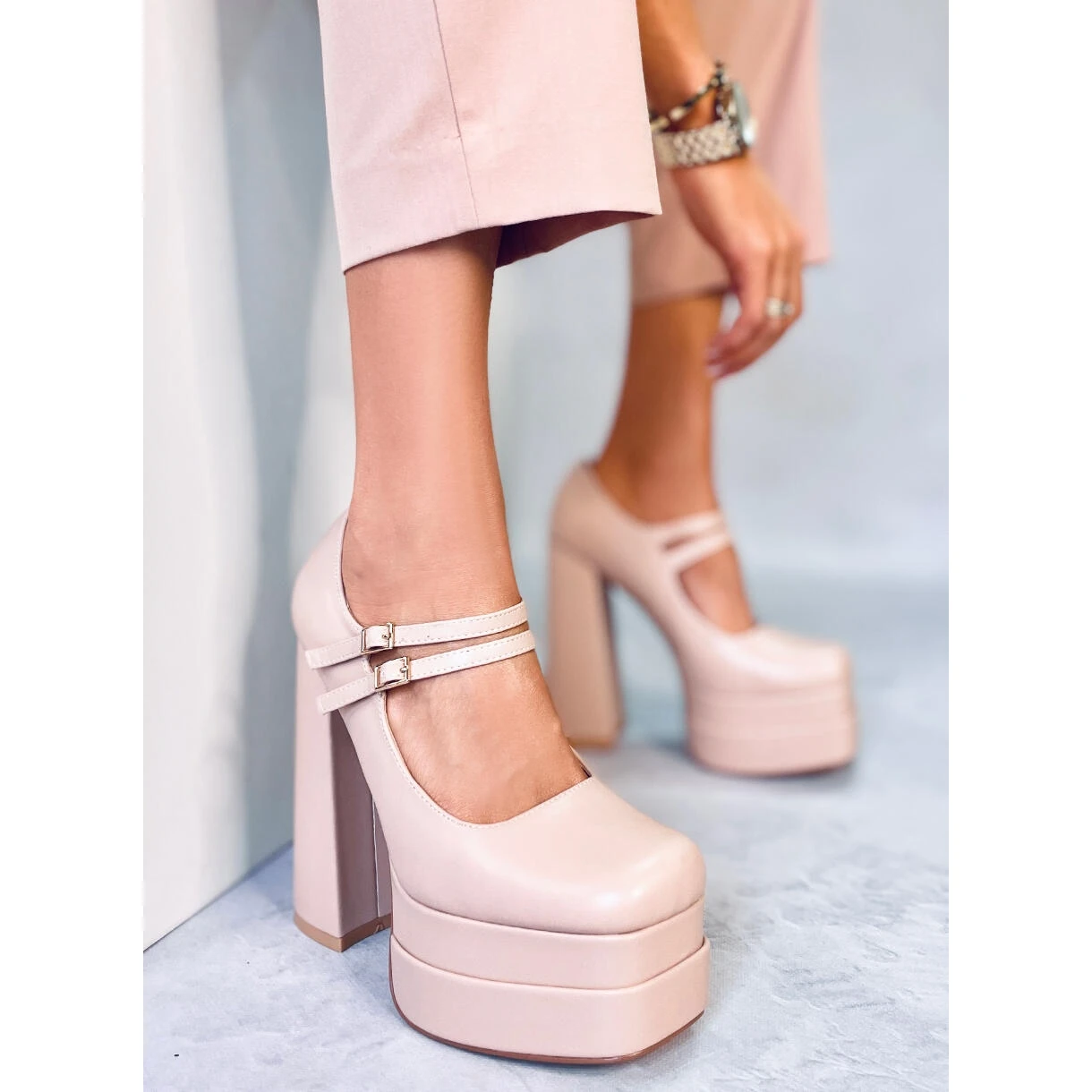 BM Escarpins à Plateforme Grain Beige Loit – Image 4