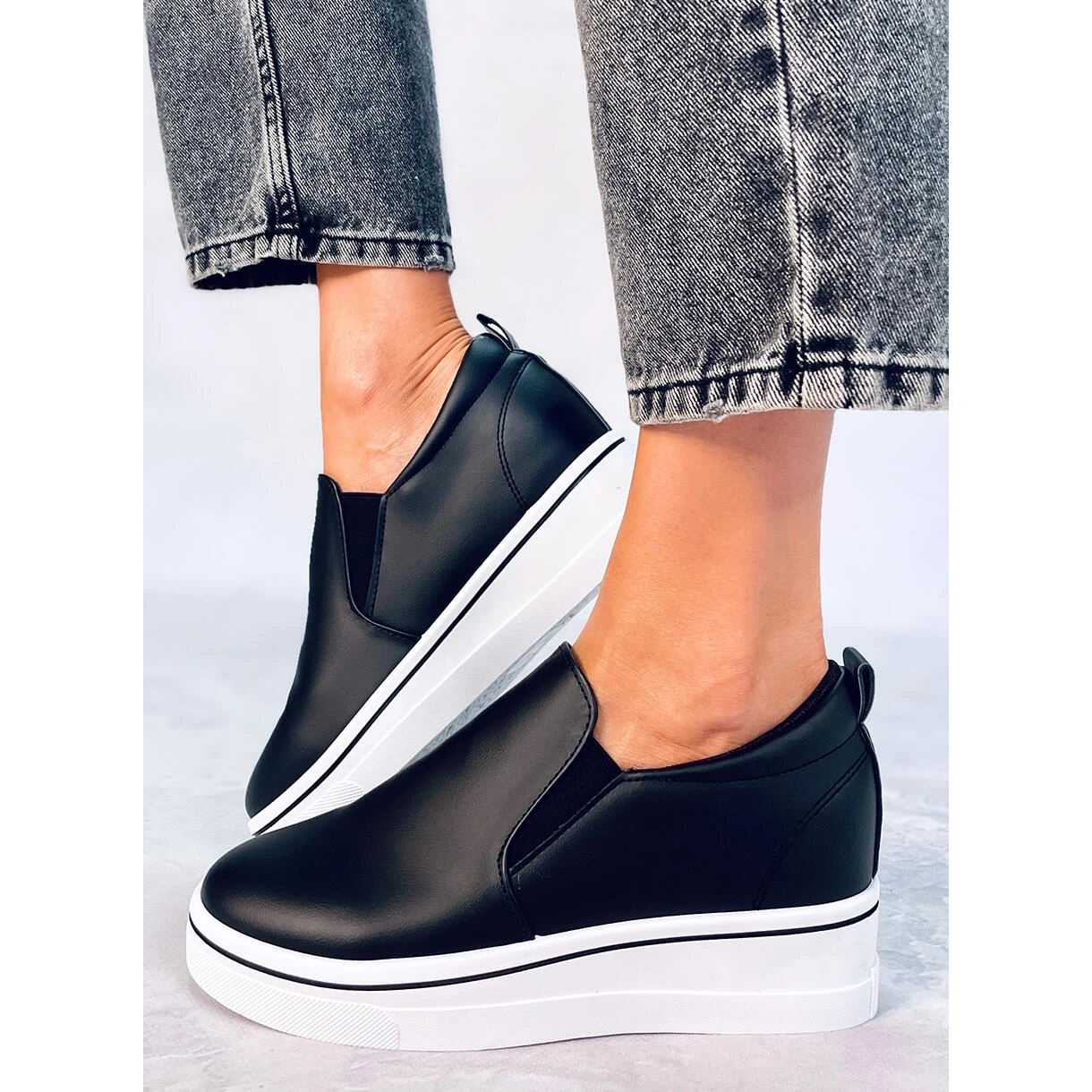 BM Naito Baskets Compensées Noires à Enfiler Le Noir – Image 3