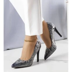 BM Talons Noirs Recouverts De Feuille Erika Le Noir