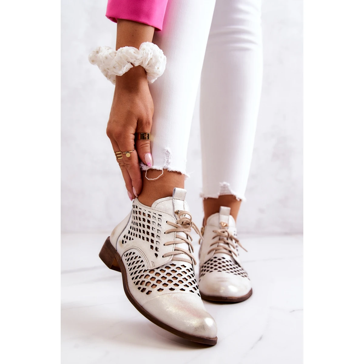 Boots Cuir Ajouré Nicole 2704/004 Blanc Et Doré Blanche D'or