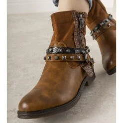 Boots Marron Avec Bandeau Clouté Elffie Brun