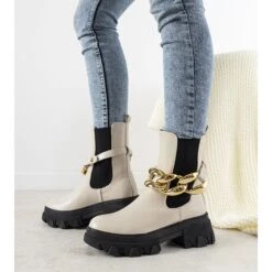Bottes Beiges Avec Chaîne Attention