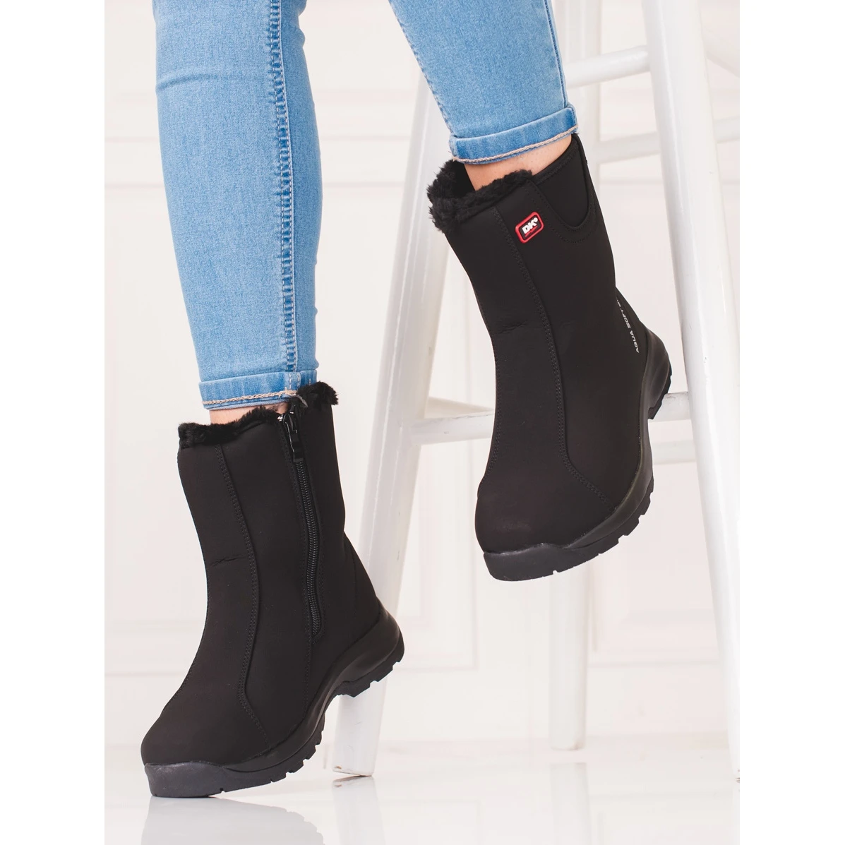 Bottes De Trekking Hautes Pour Femmes DK, Isolées Avec De La Fourrure Le Noir – Image 2