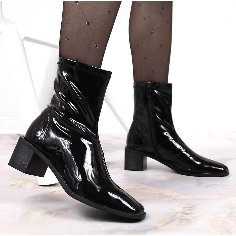 Bottes En Latex Pour Femmes Sur Un Bloc Vinceza Noir Le Noir – Image 3