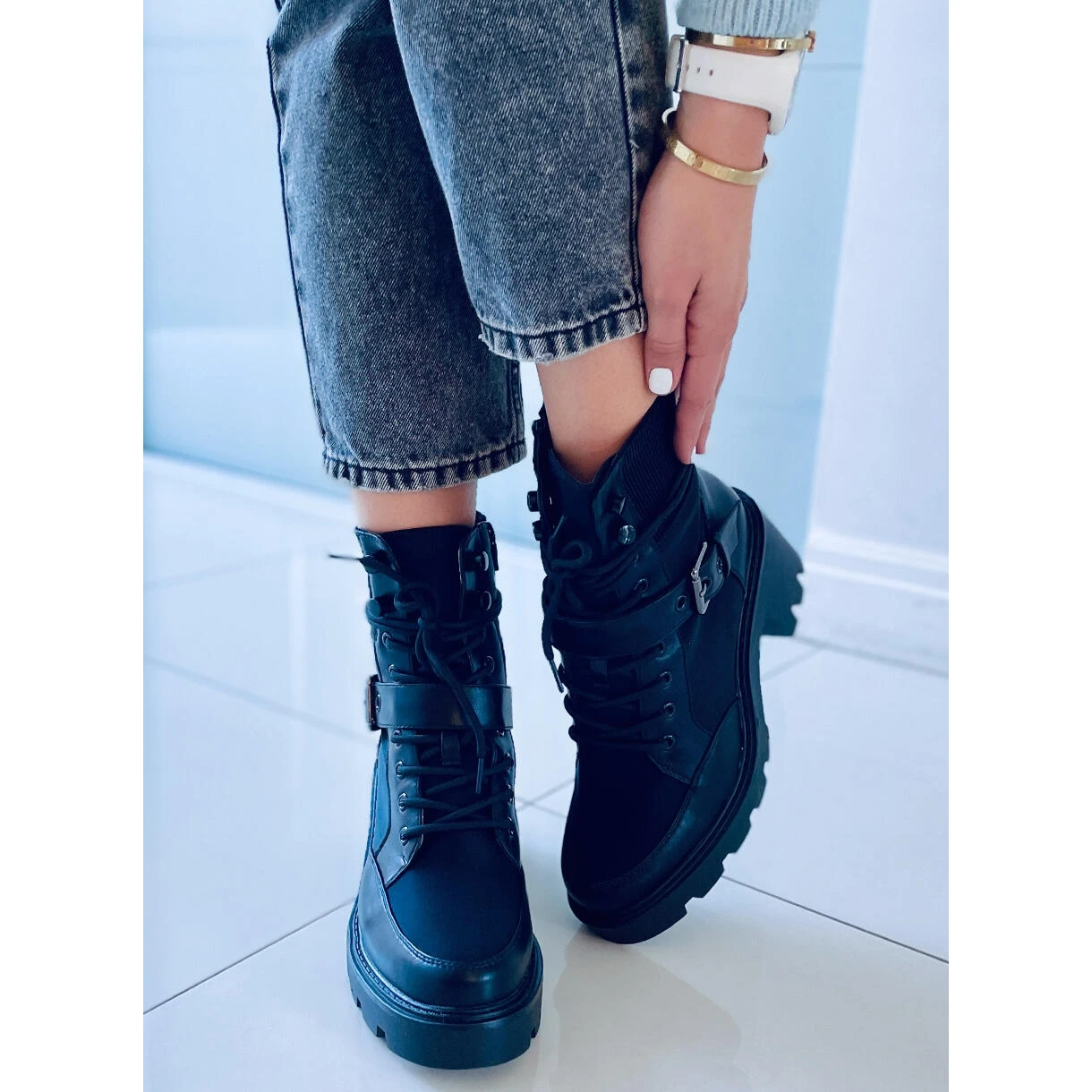 Bottines à Talons Hauts à Lacets Noires Brooks Le Noir – Image 4