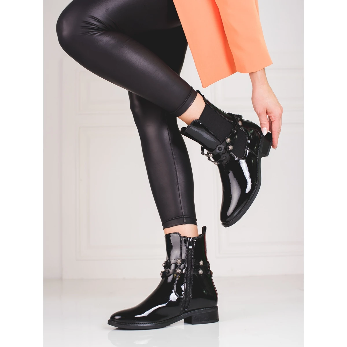 Bottines Femme Laquées à Talons Plats Shelovet Le Noir