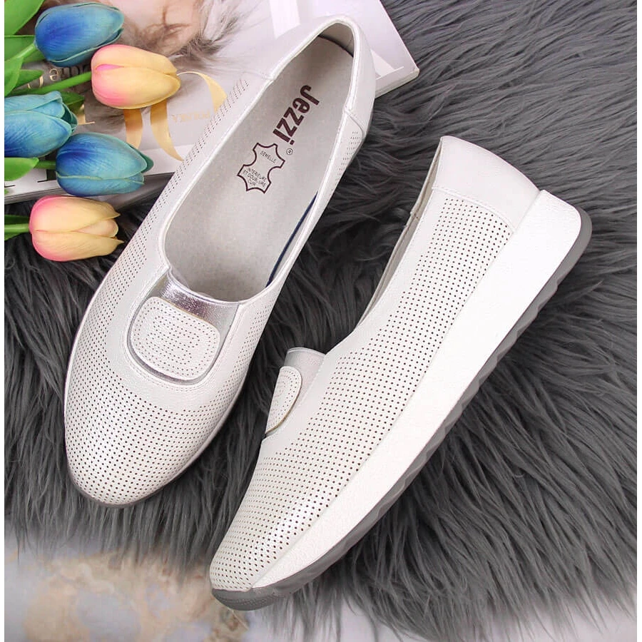 Chaussures à Enfiler Argentées Jezzi Avec Un élastique Sur La Plateforme – Image 2