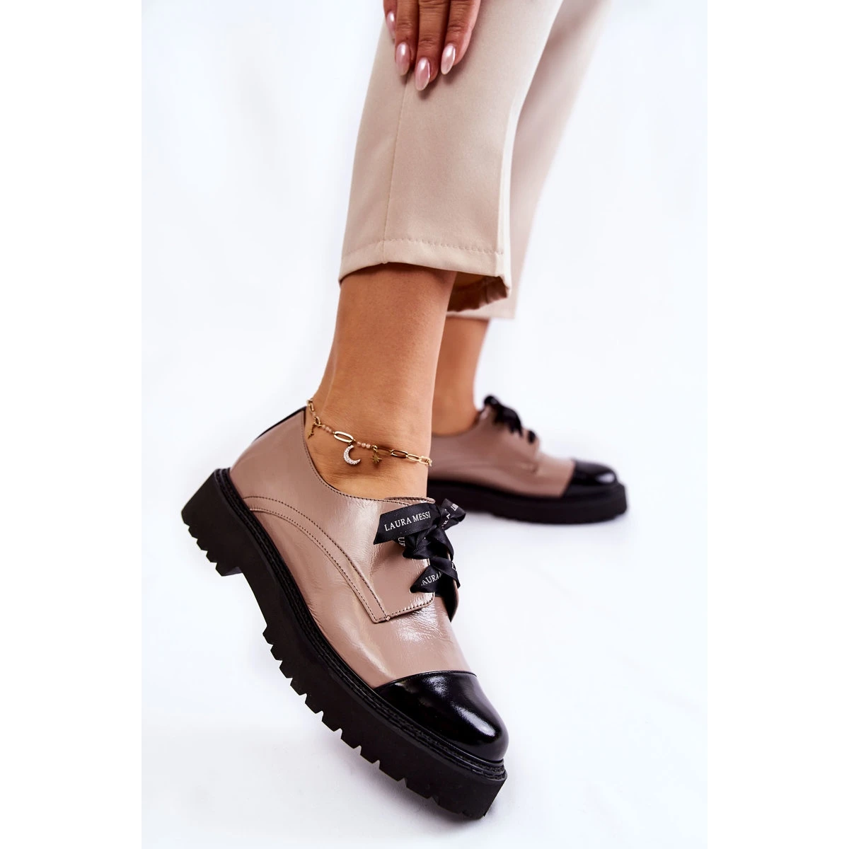 Chaussures à Lacets Laquées Laura Messi 2441 Beige Brun