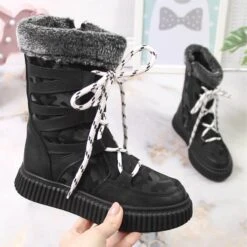 Chaussures Fille Potocki Noires Avec Fourrure Le Noir