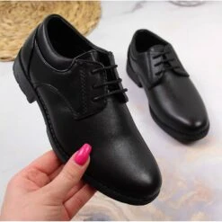 Chaussures Habillées Noires Pour Garçons De L'American Club Le Noir