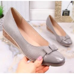 Escarpins Compensés Pour Femme Avec Un Noeud Gris Potocki SZ12062