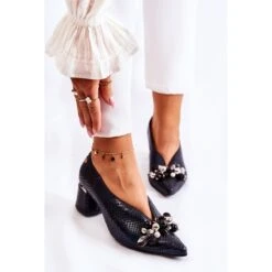 Escarpins En Cuir Avec Décoration Laura Messi 2487 Noir Le Noir