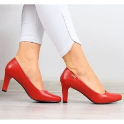 Escarpins Sur Le Poteau Rouge Sergio Leone