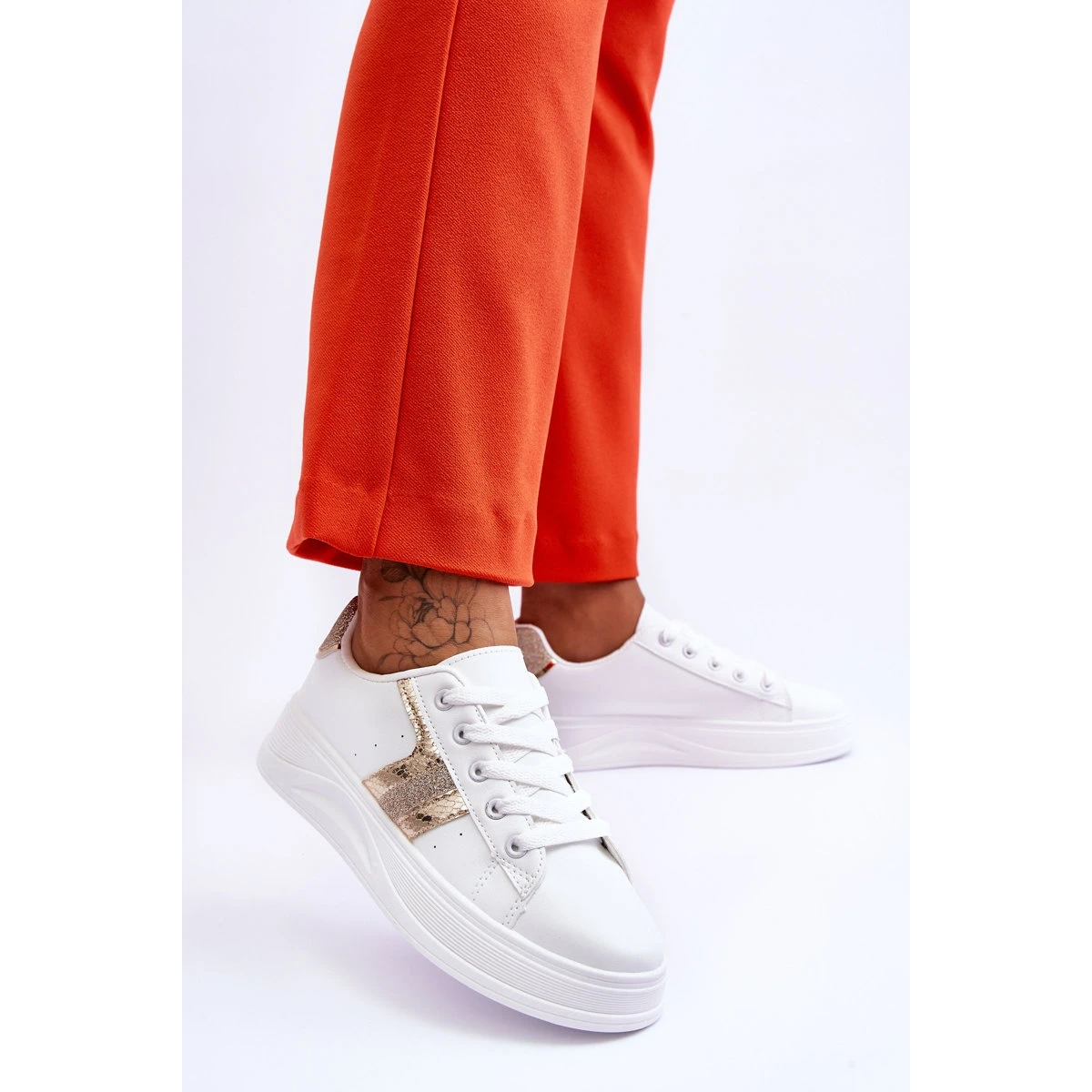 FG2 Baskets Diahna Femme Blanc Et Or Blanche – Image 2