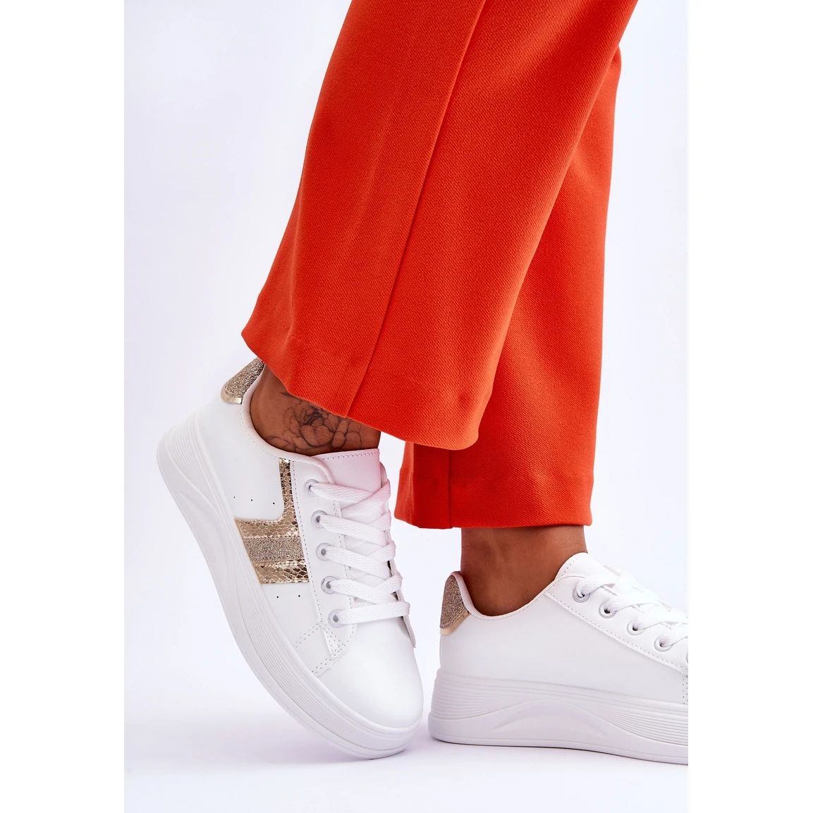 FG2 Baskets Diahna Femme Blanc Et Or Blanche – Image 4