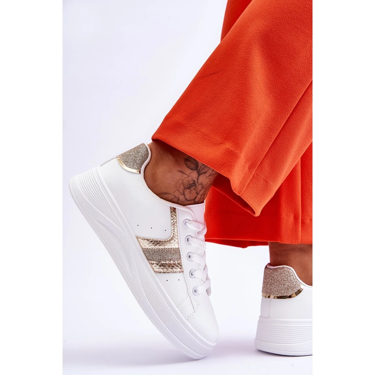 FG2 Baskets Diahna Femme Blanc Et Or Blanche – Image 6