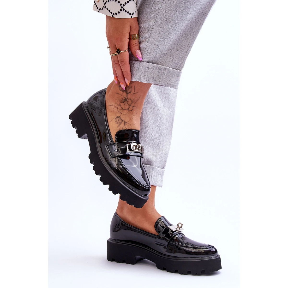 FJ1 Mocassins Laqués à Décor De Plateforme Gloire Noire Le Noir – Image 4