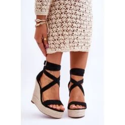 FJ1 Sandales Confortables Sur Un Haut Compensé Noir Lemira Le Noir