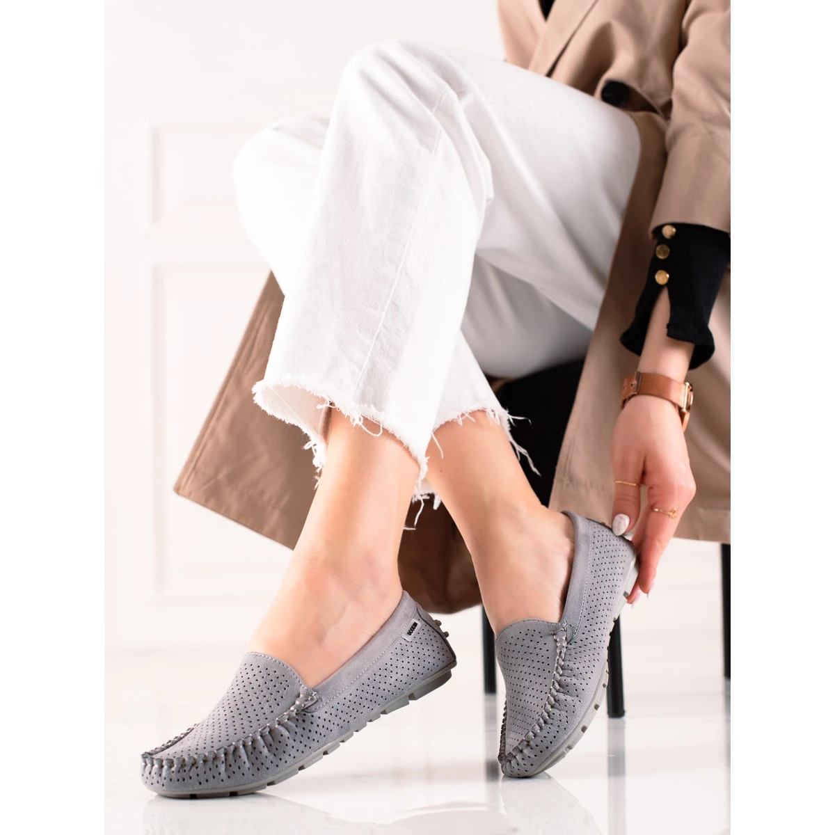 Goodin Mocassins Ajourés En Daim Gris – Image 3