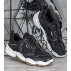 Kylie Baskets Noires élégantes Le Noir