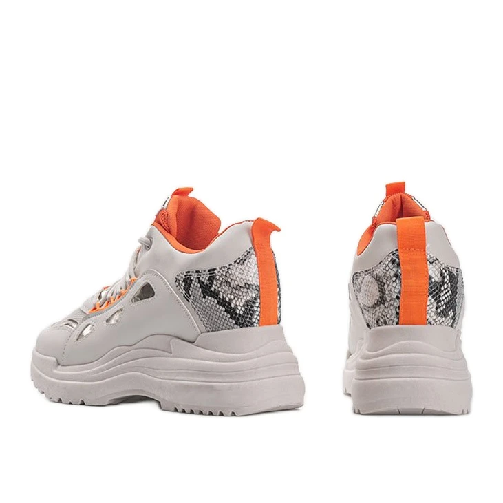 Les Baskets Serpent Blanches Et Beiges De Felicia – Image 3