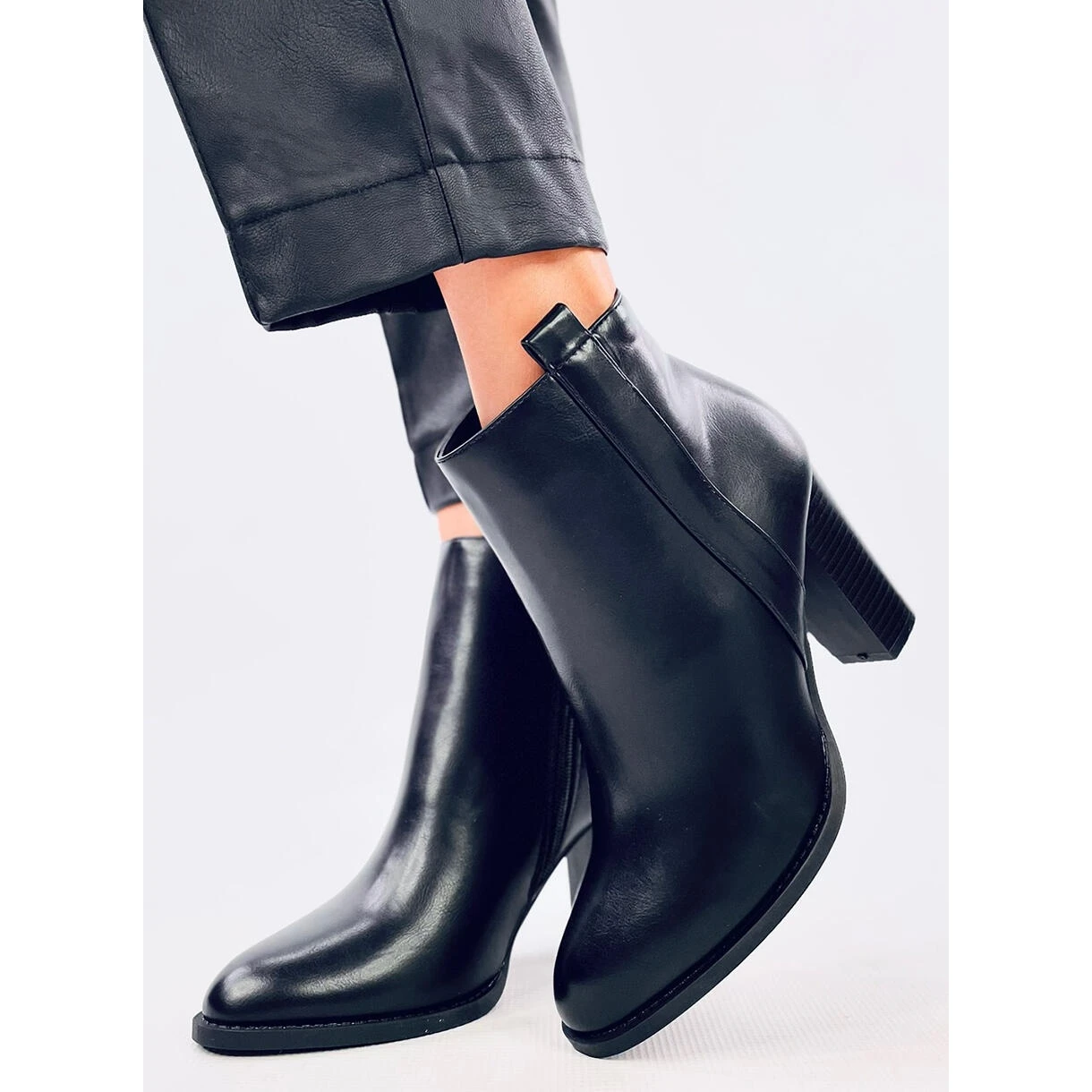 PA1 Bottes Classiques Alona Black Sur Le Poteau Le Noir – Image 2