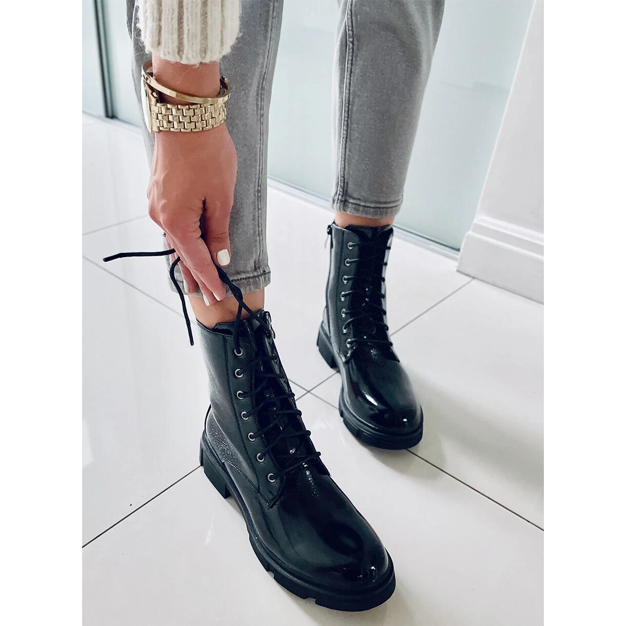 PA1 Bottines à Lacets Laquées Par Neil Black Le Noir – Image 3