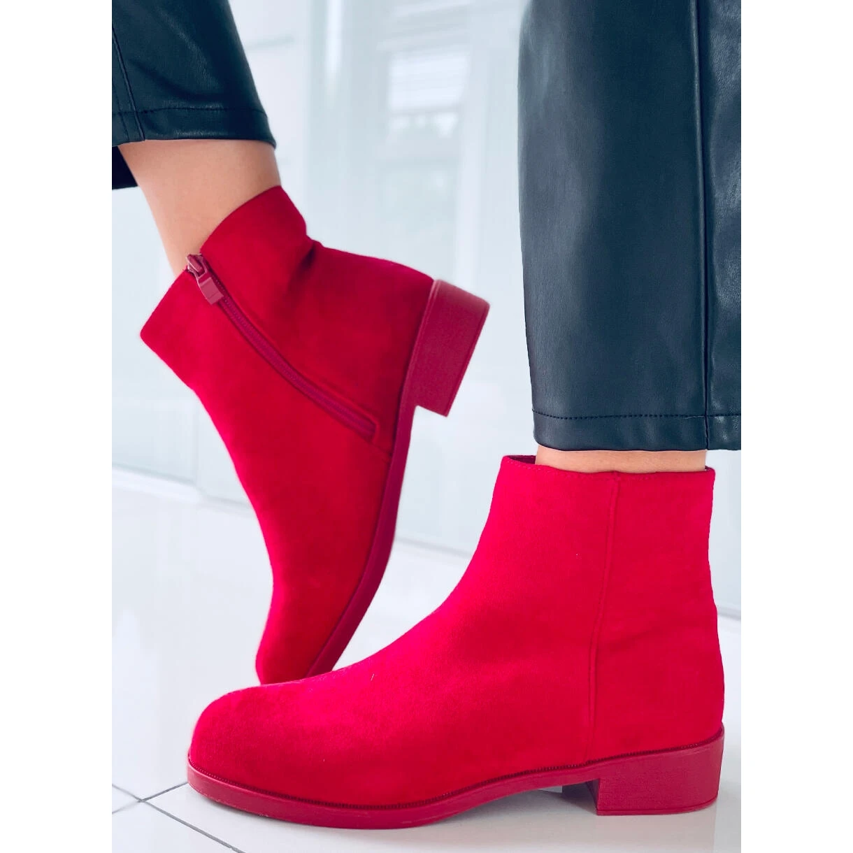 PA1 Bottines Chelsea Femme En Daim Verbe Rouge – Image 2