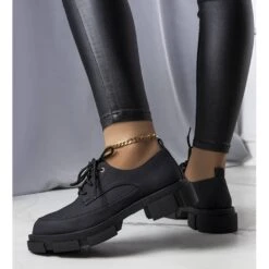 PA1 Chaussures Noires à Semelle Massive De Kay Le Noir