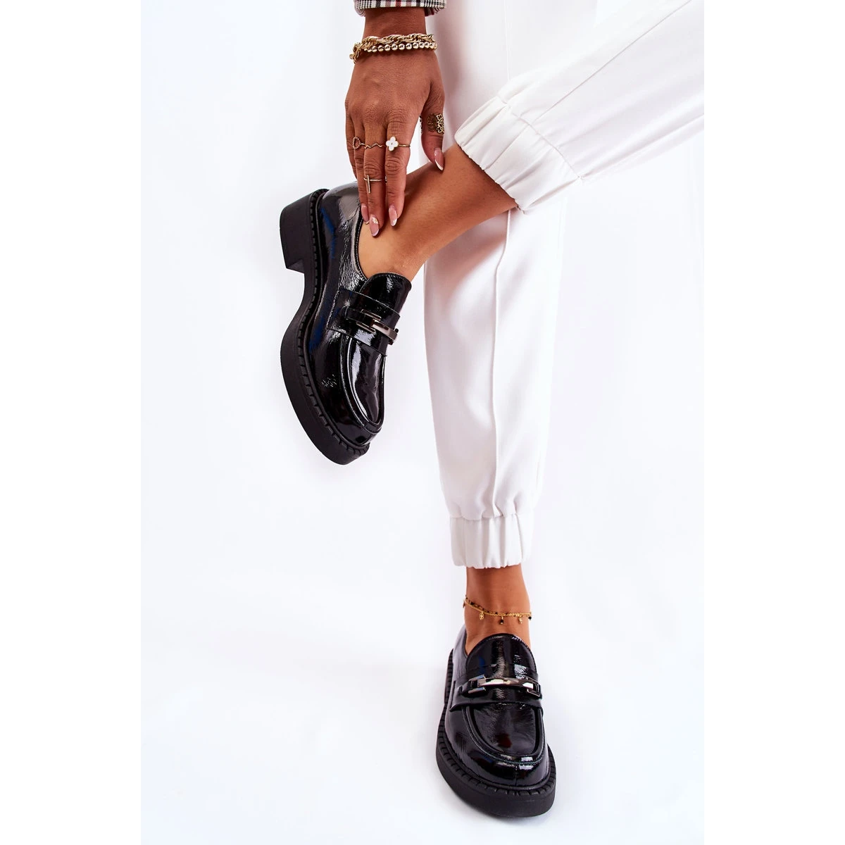 PL5 Chaussures Laquées Avec Ornement En Argent Noir Hestill Le Noir – Image 4