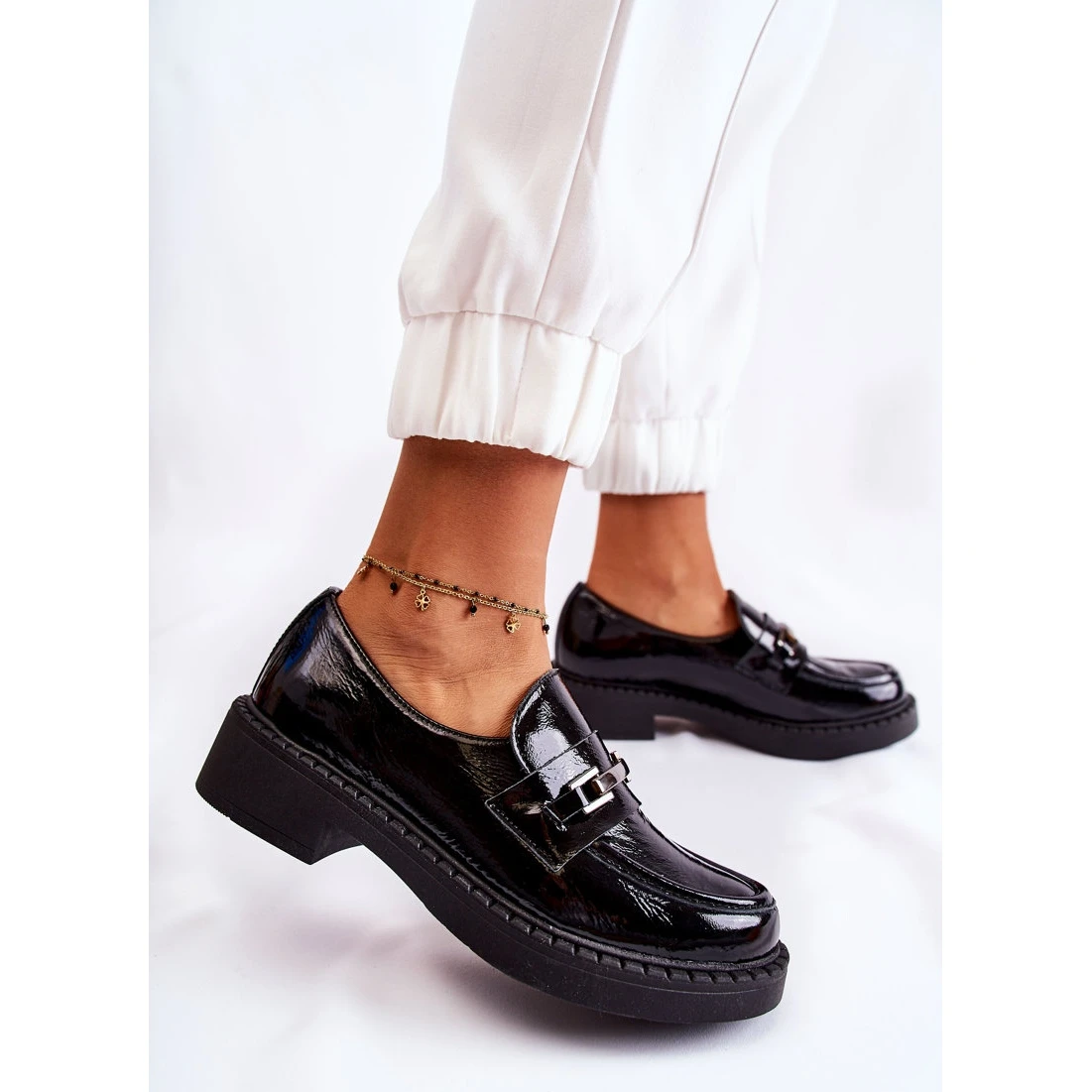 PL5 Chaussures Laquées Avec Ornement En Argent Noir Hestill Le Noir – Image 7