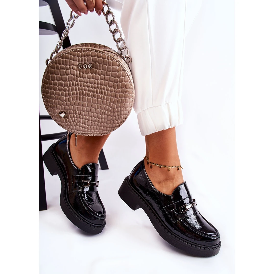 PL5 Chaussures Laquées Avec Ornement En Argent Noir Hestill Le Noir – Image 8