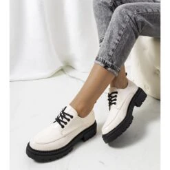 Richelieus Beiges à Semelle Tracteur Noralie