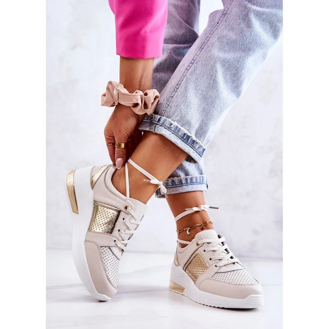 S.Barski Chaussures De Sport En Cuir Pour Femmes Sur Un Coin Beige Et Blanc Larson Blanche D'or – Image 2