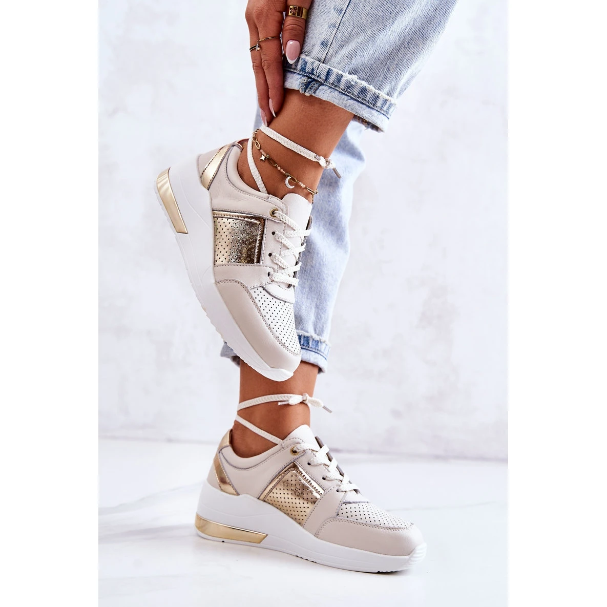 S.Barski Chaussures De Sport En Cuir Pour Femmes Sur Un Coin Beige Et Blanc Larson Blanche D'or – Image 4