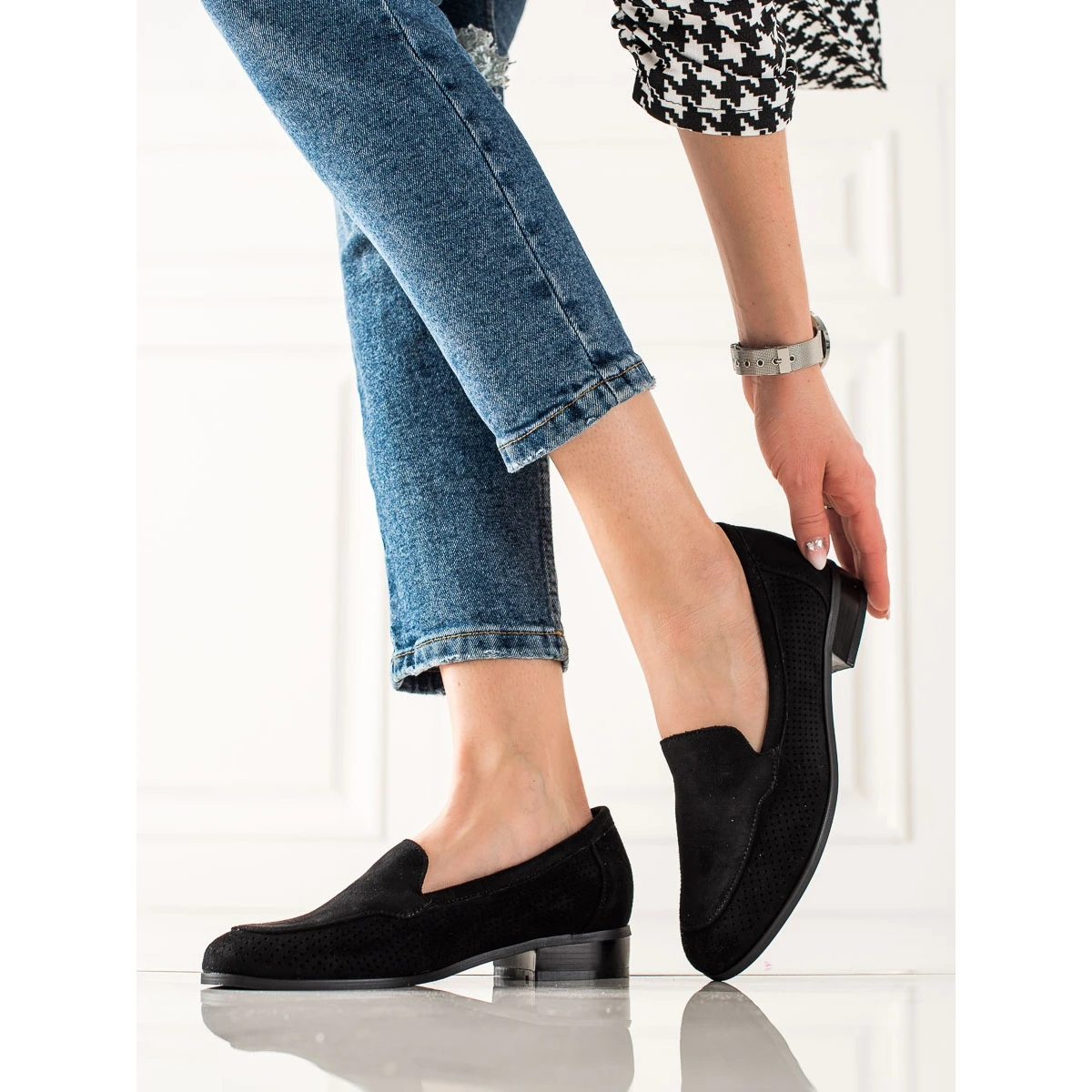 Vinceza Chaussures En Daim Ajouré Le Noir