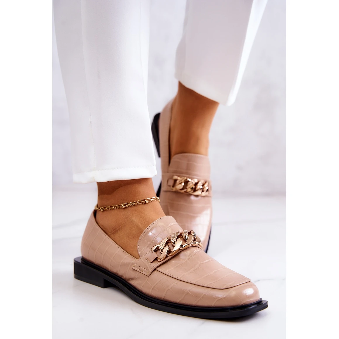 Vinceza Mocassins En Cuir Mocassins Avec Chaîne Killen Beige D'or – Image 3
