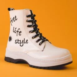 W. Potocki Bottes Blanches Pour Filles De Potocki